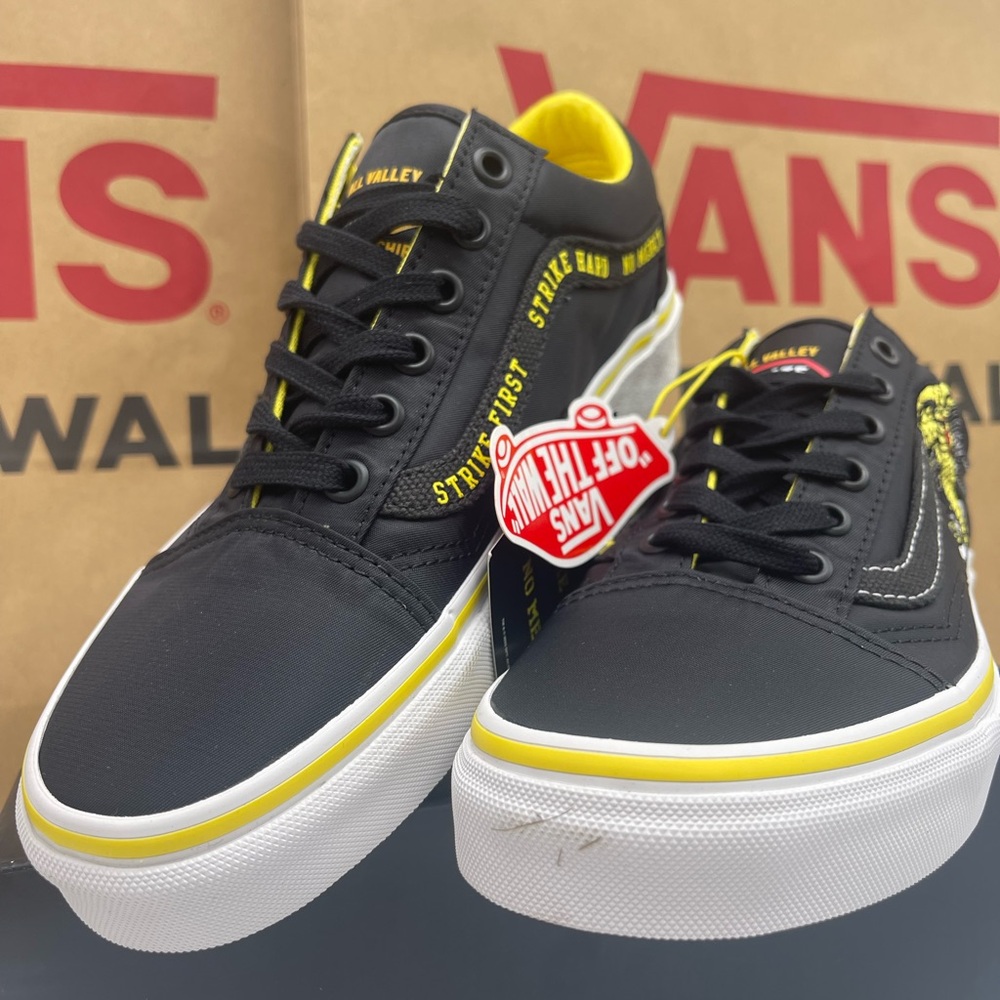 Vans Men's Old Skool Cobra Kai Black/Yellow/White Sneakers
VN0A3WKT05N - Picture 12 of 16